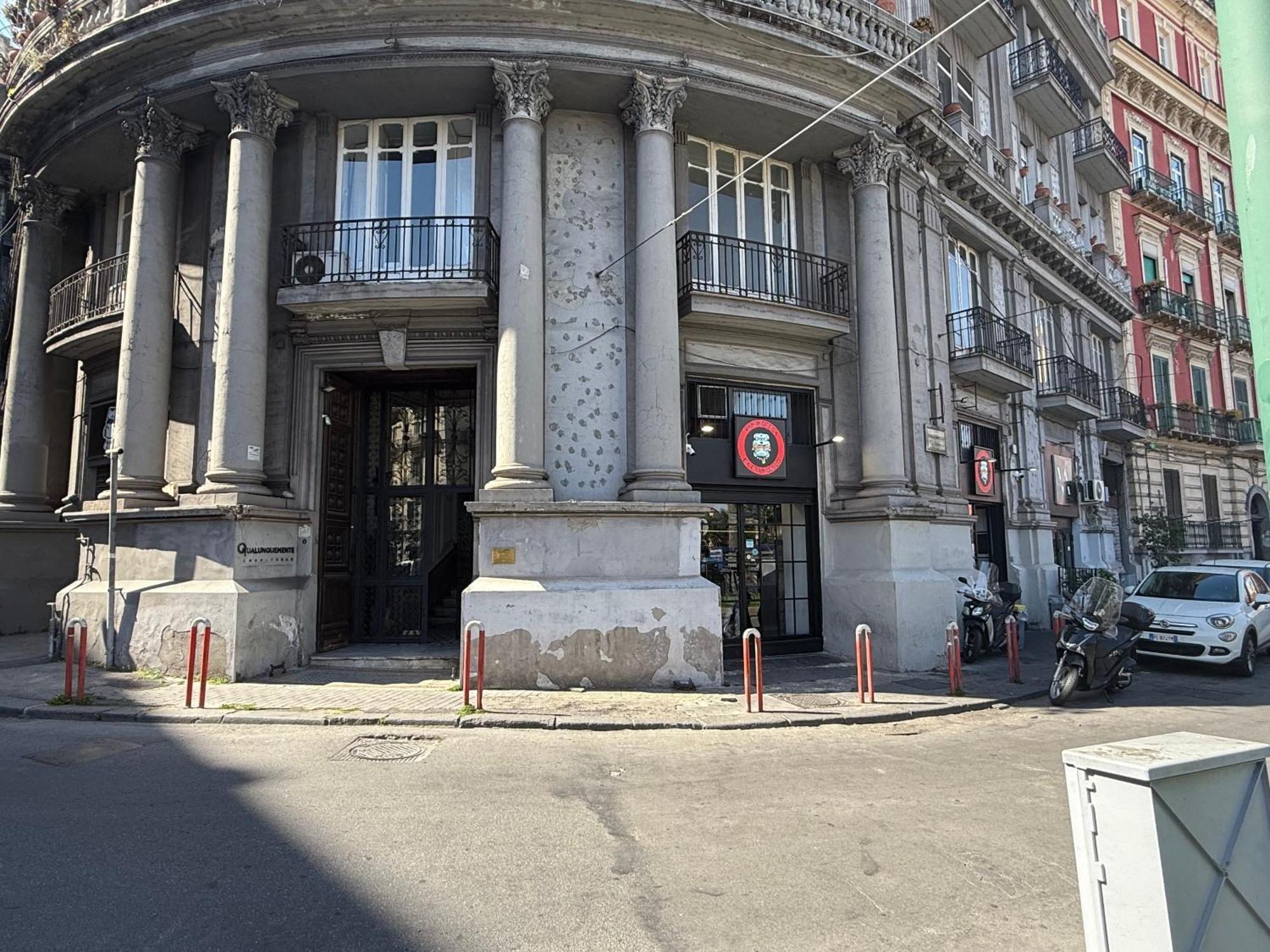 Bed & Breakfast La Piazza Naples