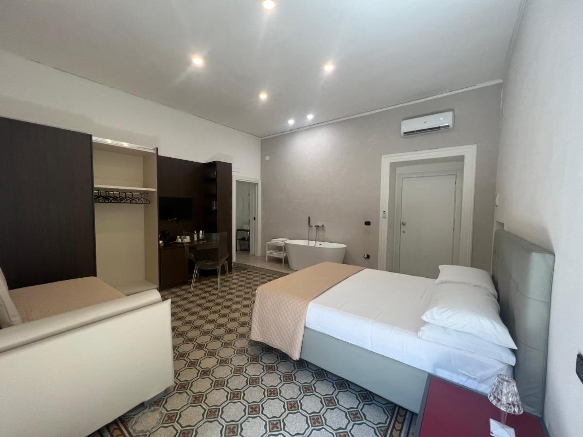Bed & Breakfast La Piazza Naples