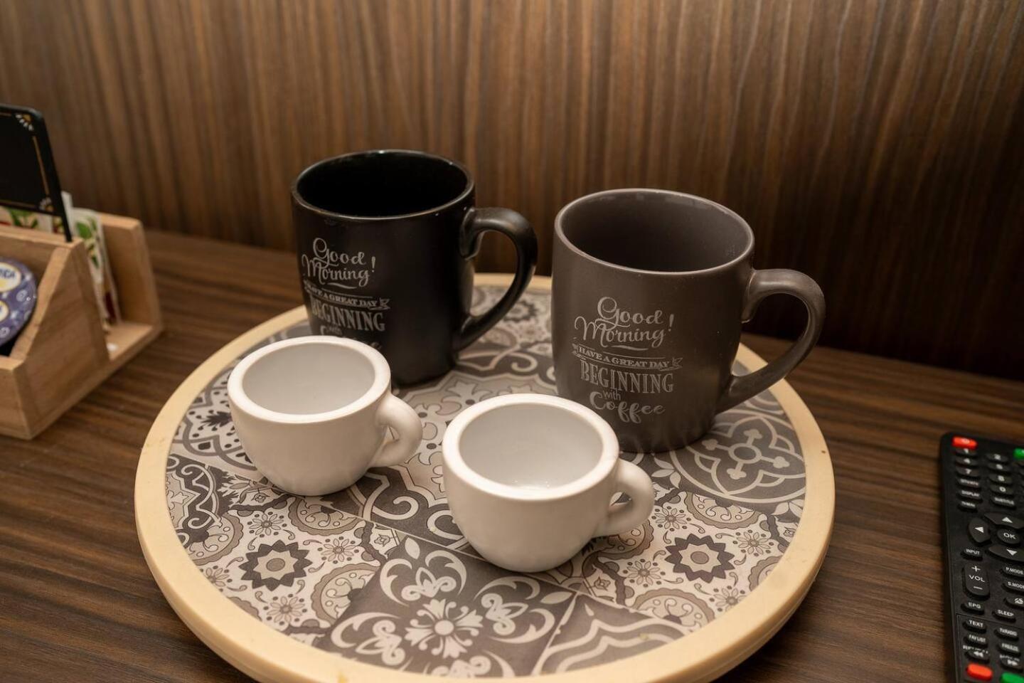 La Piazza Couette-café Naples