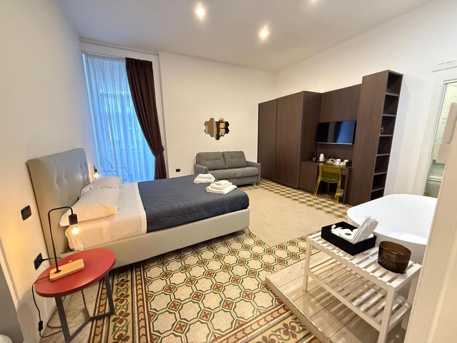 Bed & Breakfast La Piazza Naples